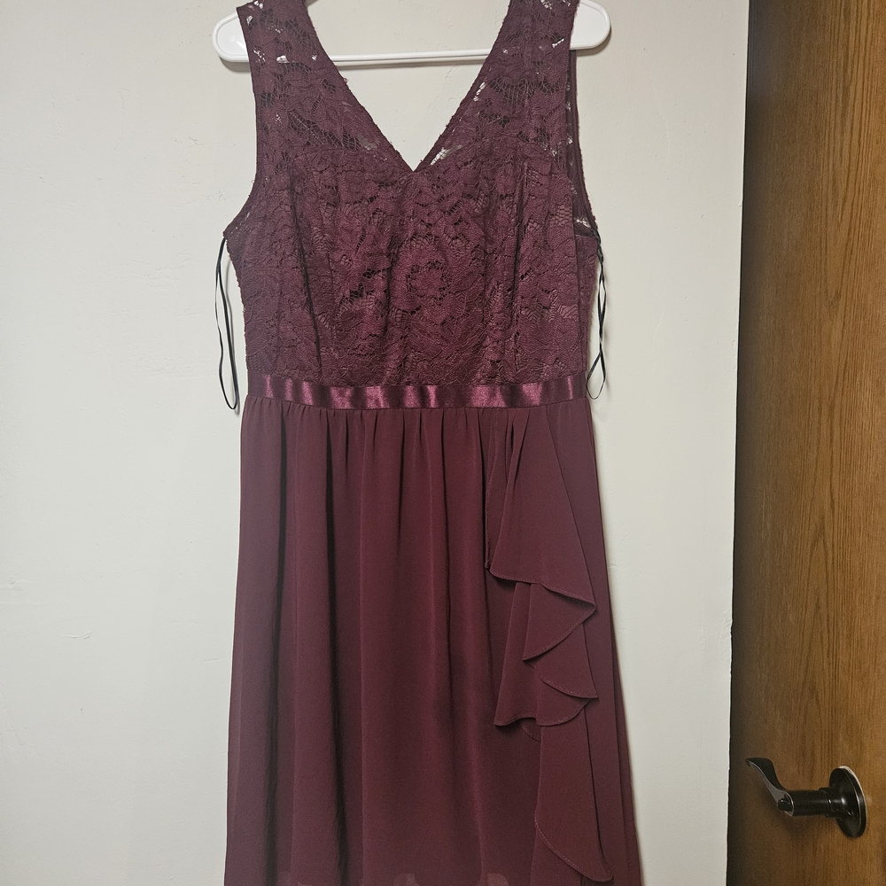 Elegant Lace Burgundy Dress